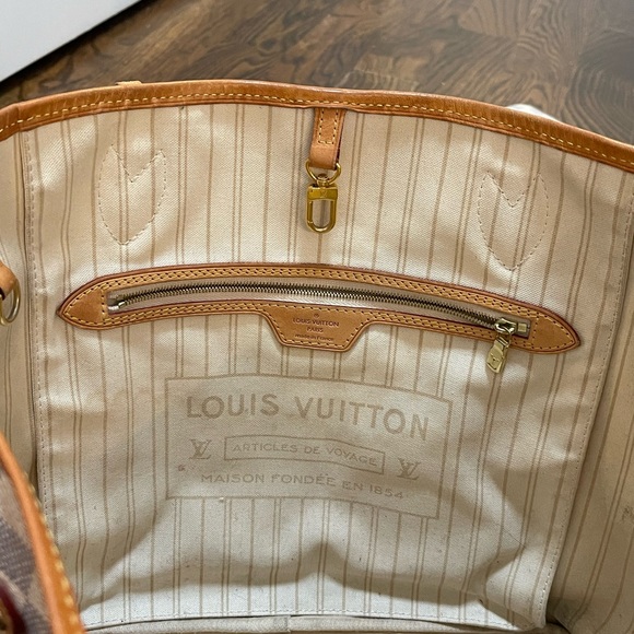 Louis Vuitton Neverfull w/ Pochette - Picture 10 of 11